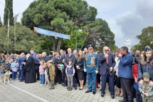 Председатель Верховного суда Республики Абхазия Саида Бутба приняла участие в торжественном параде посвященном 77-ой годовщине Великой победы